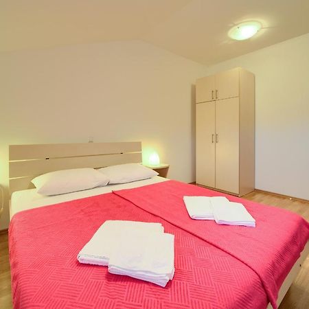 שילו Apartments Ivica Krk Island מראה חיצוני תמונה