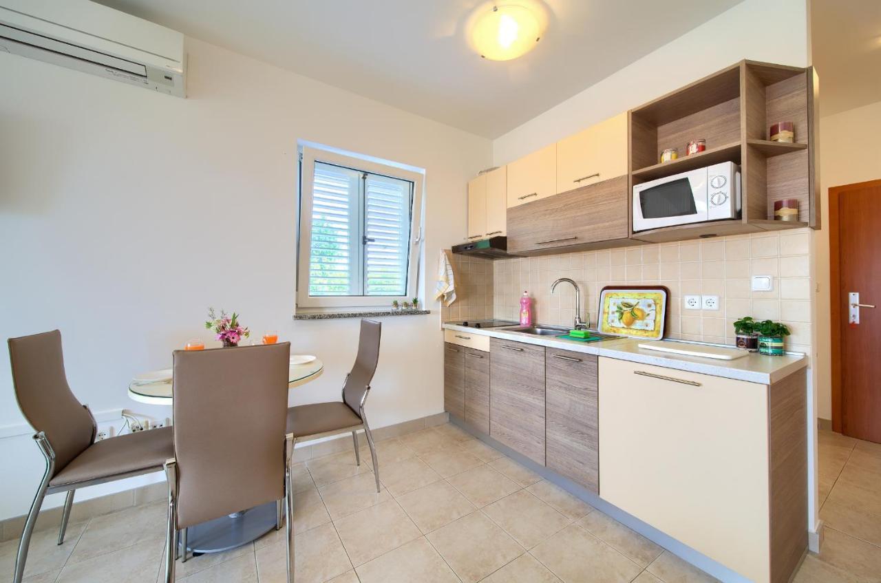 שילו Apartments Ivica Krk Island מראה חיצוני תמונה