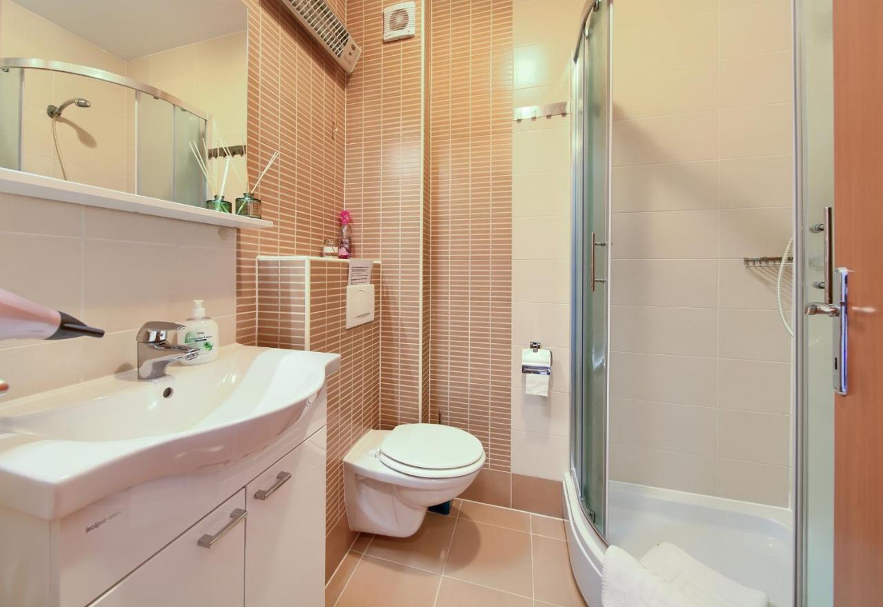 שילו Apartments Ivica Krk Island מראה חיצוני תמונה
