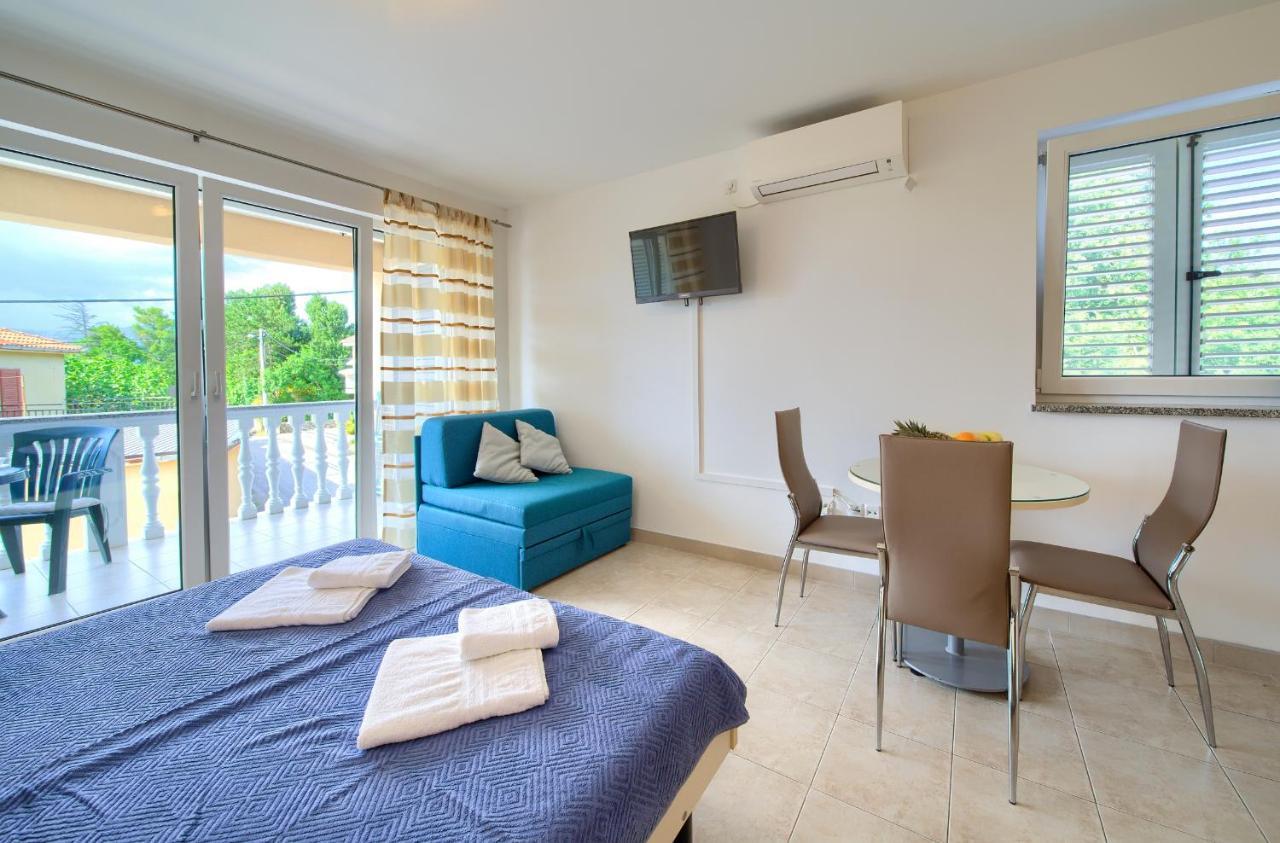 שילו Apartments Ivica Krk Island מראה חיצוני תמונה