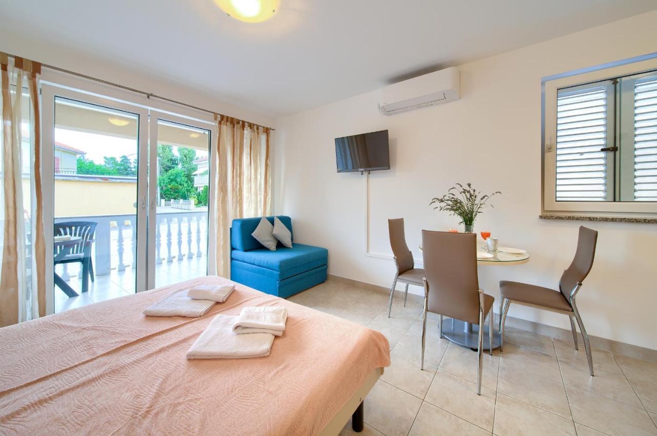 שילו Apartments Ivica Krk Island מראה חיצוני תמונה