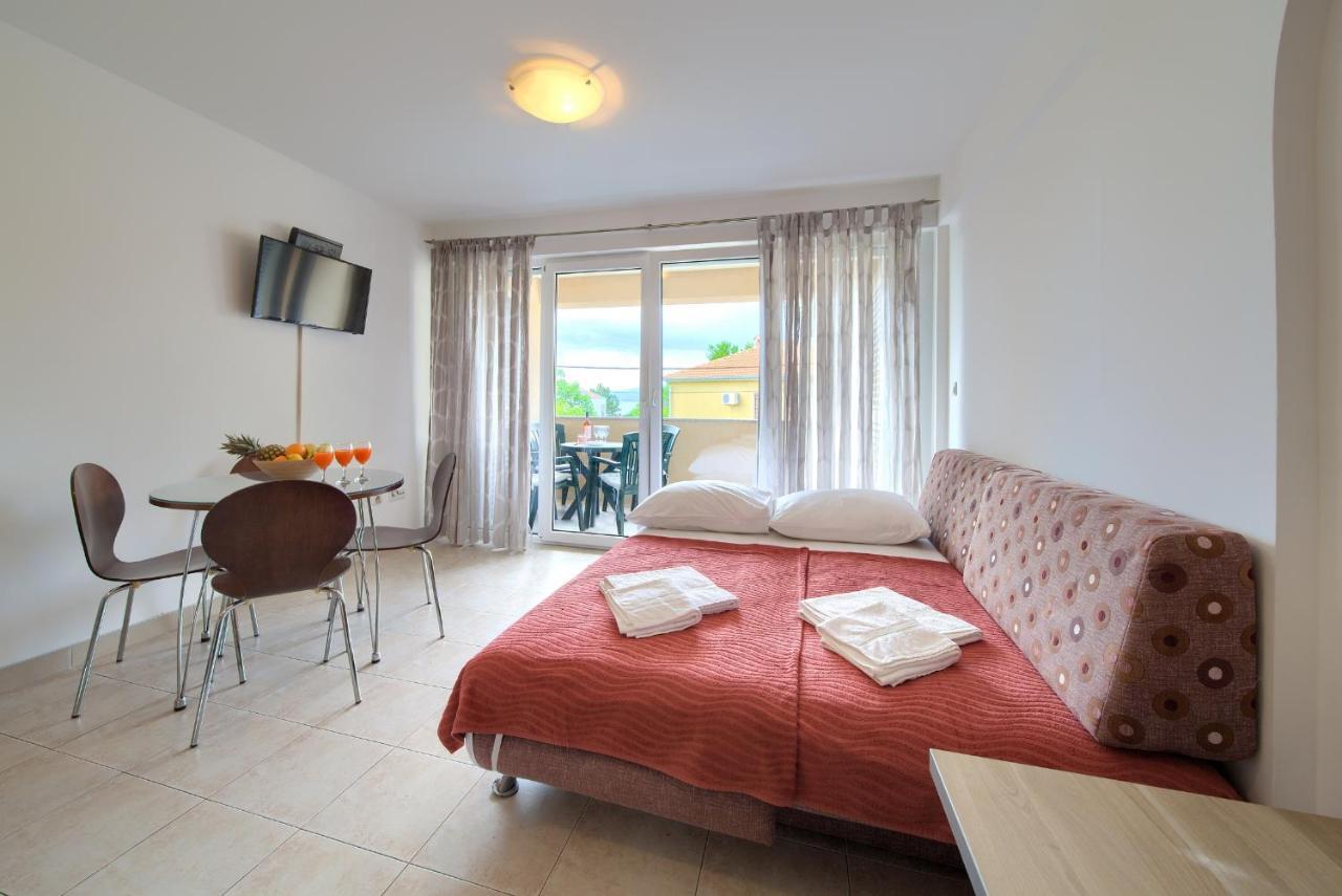 שילו Apartments Ivica Krk Island מראה חיצוני תמונה