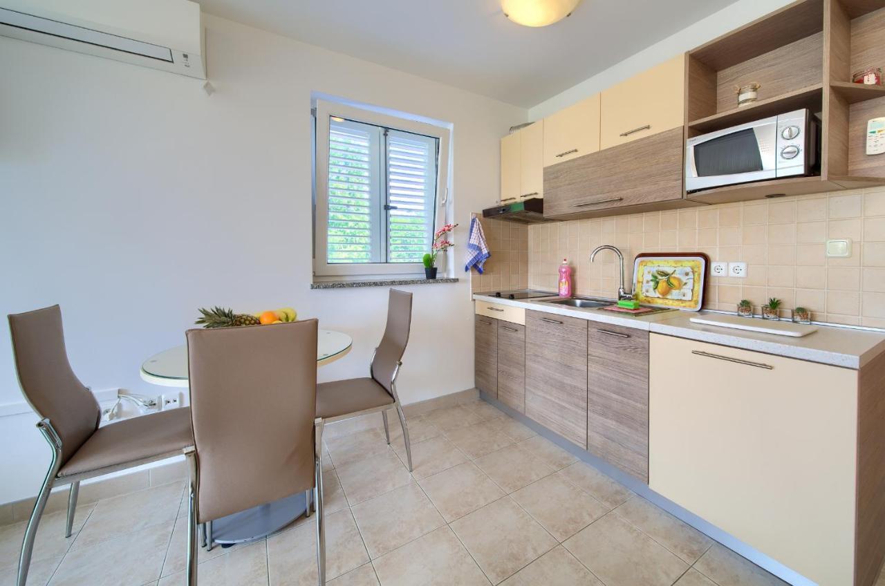 שילו Apartments Ivica Krk Island מראה חיצוני תמונה