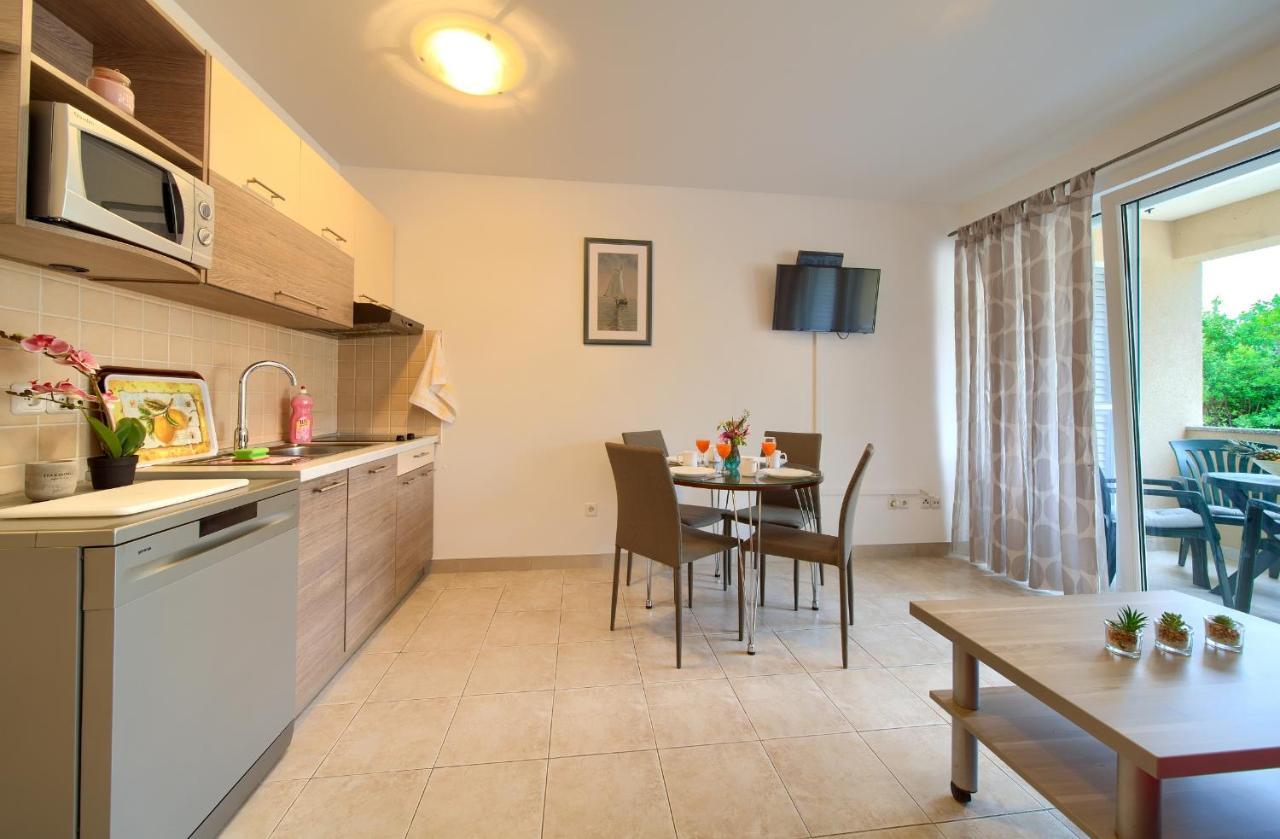 שילו Apartments Ivica Krk Island מראה חיצוני תמונה