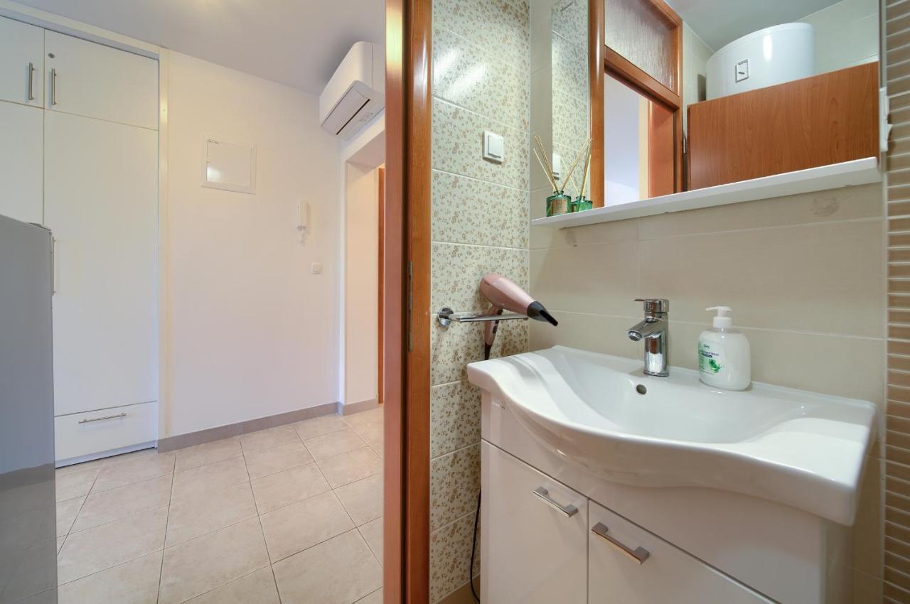 שילו Apartments Ivica Krk Island מראה חיצוני תמונה