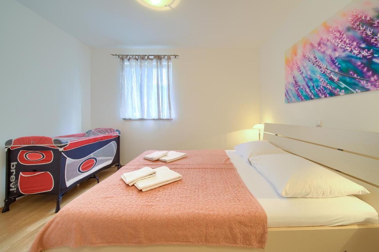 שילו Apartments Ivica Krk Island מראה חיצוני תמונה