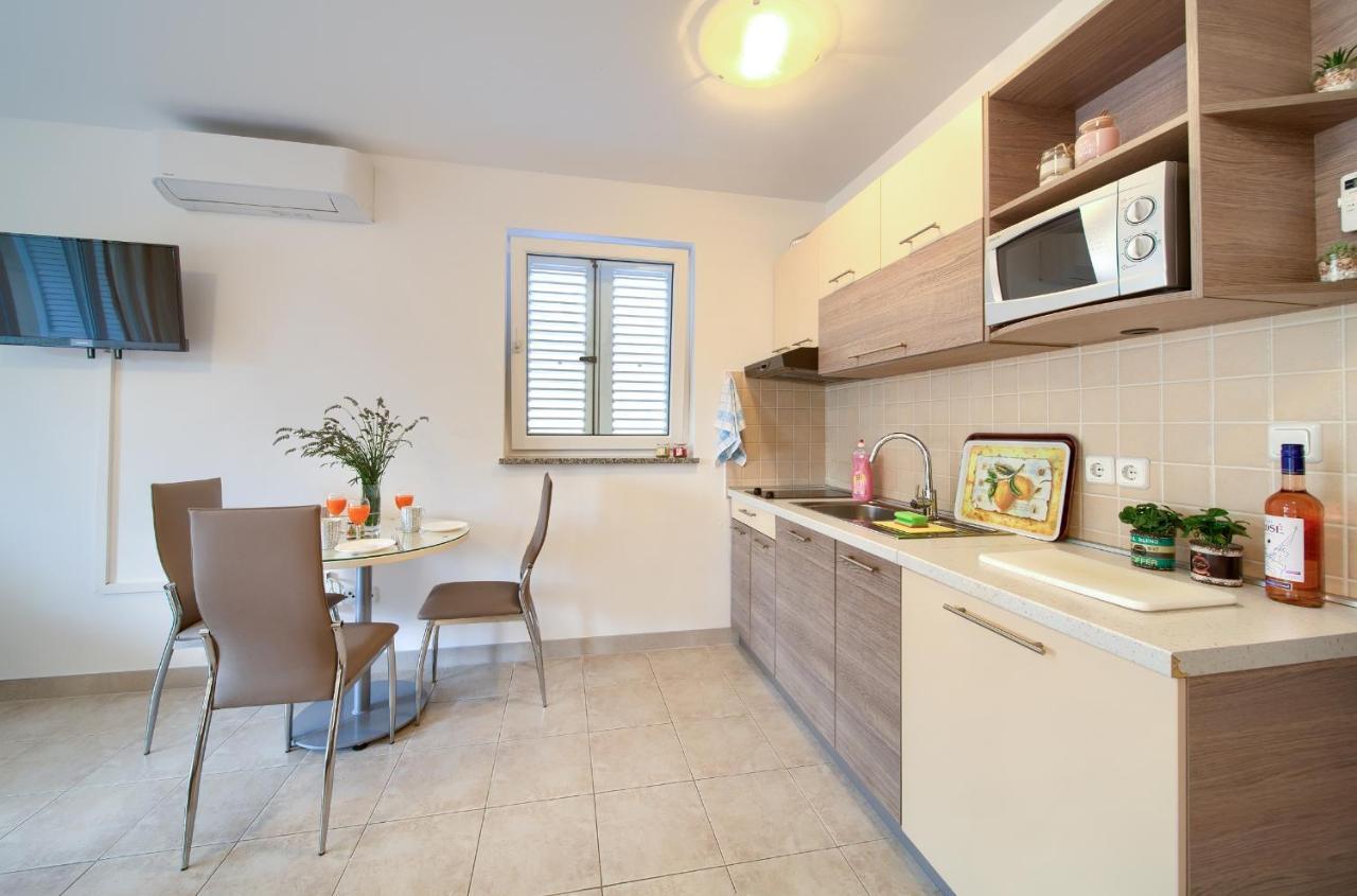 שילו Apartments Ivica Krk Island מראה חיצוני תמונה